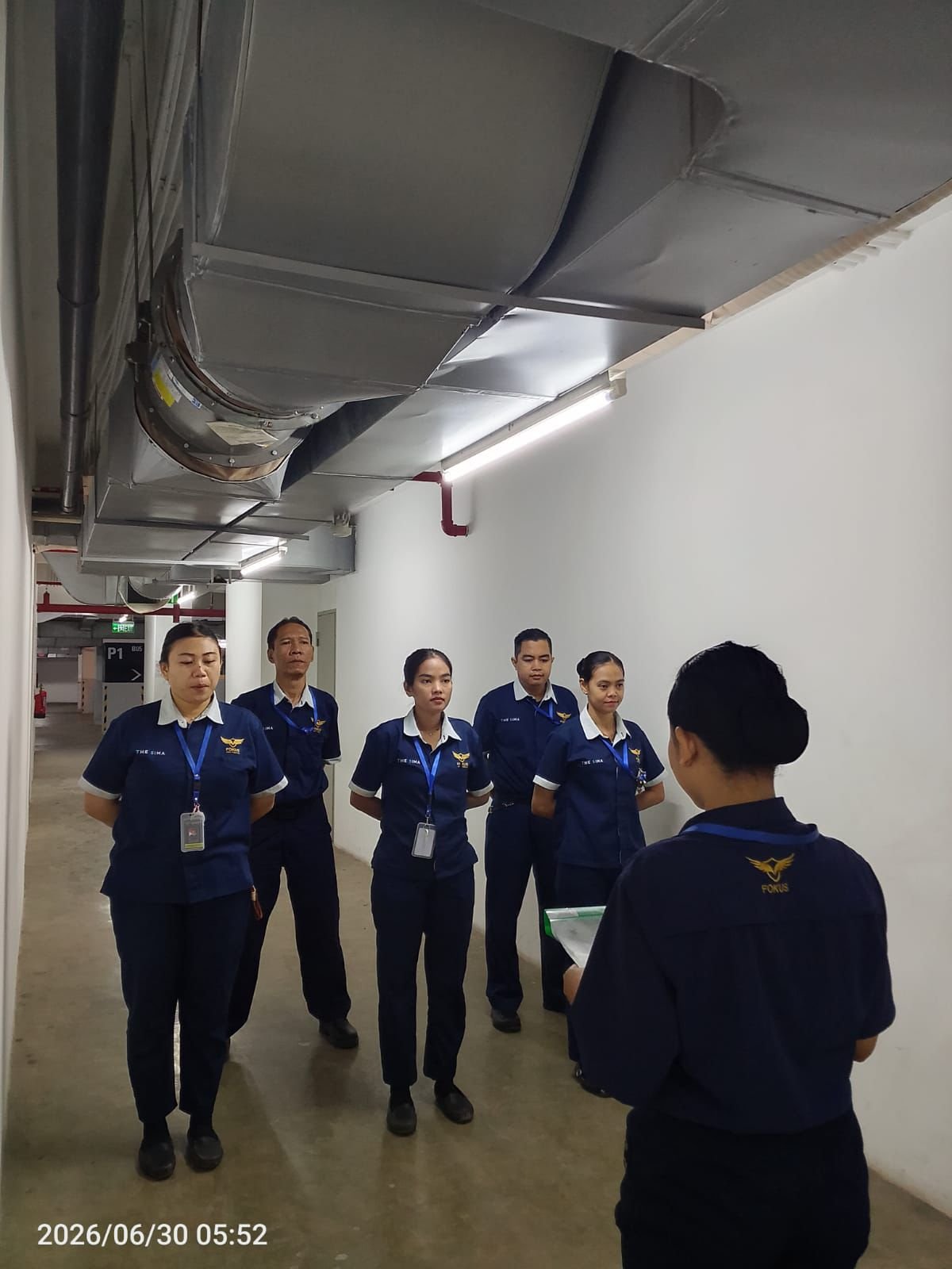 Pembersihan Harian Area Kantor